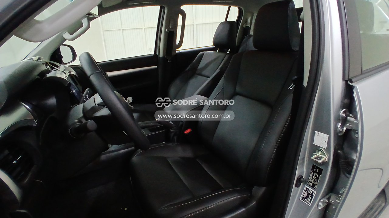 Foto 9 de 13: TOYOTA - HILUX 2026/2026