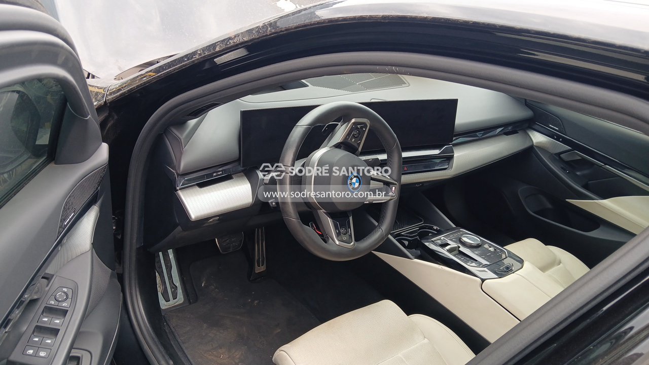 Foto 6 de 12: BMW - 530E M SPORT 2024/2024