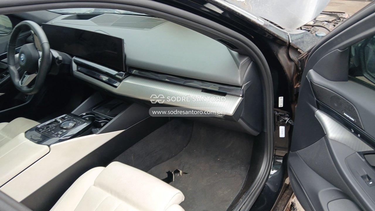 Foto 7 de 12: BMW - 530E M SPORT 2024/2024