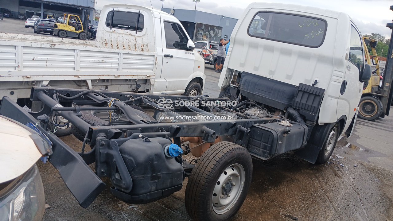 Foto 4: KIA MOTORS - UK 2500 HD SC 4WD 2025/2026
