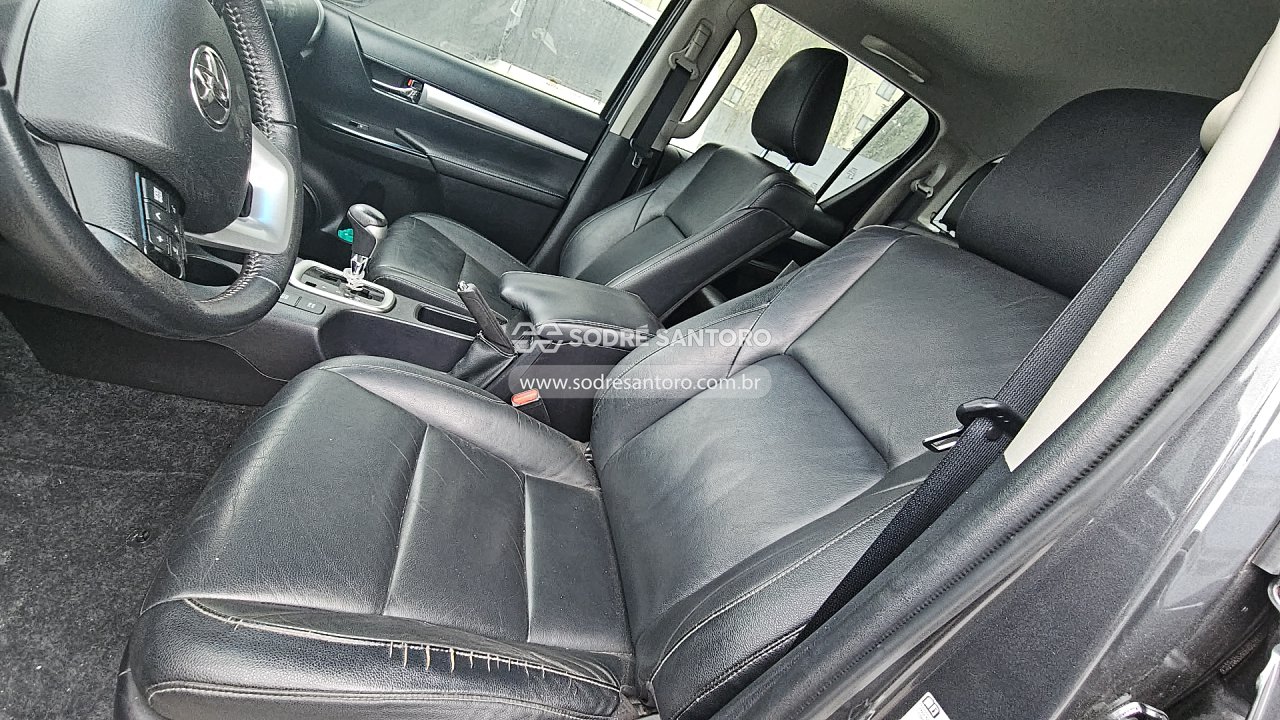 Foto 8 de 13: TOYOTA - HILUX 2020/2021