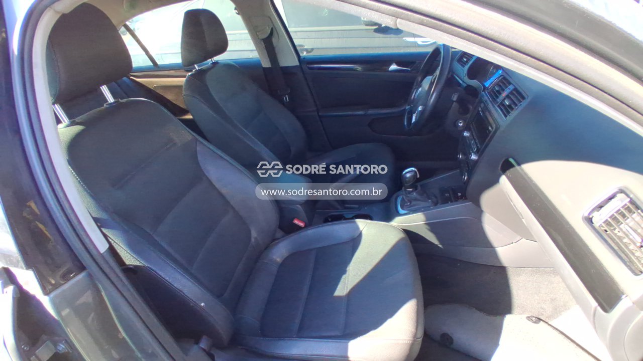 Foto 8 de 13: VOLKSWAGEN - JETTA 2.0 2011/2012