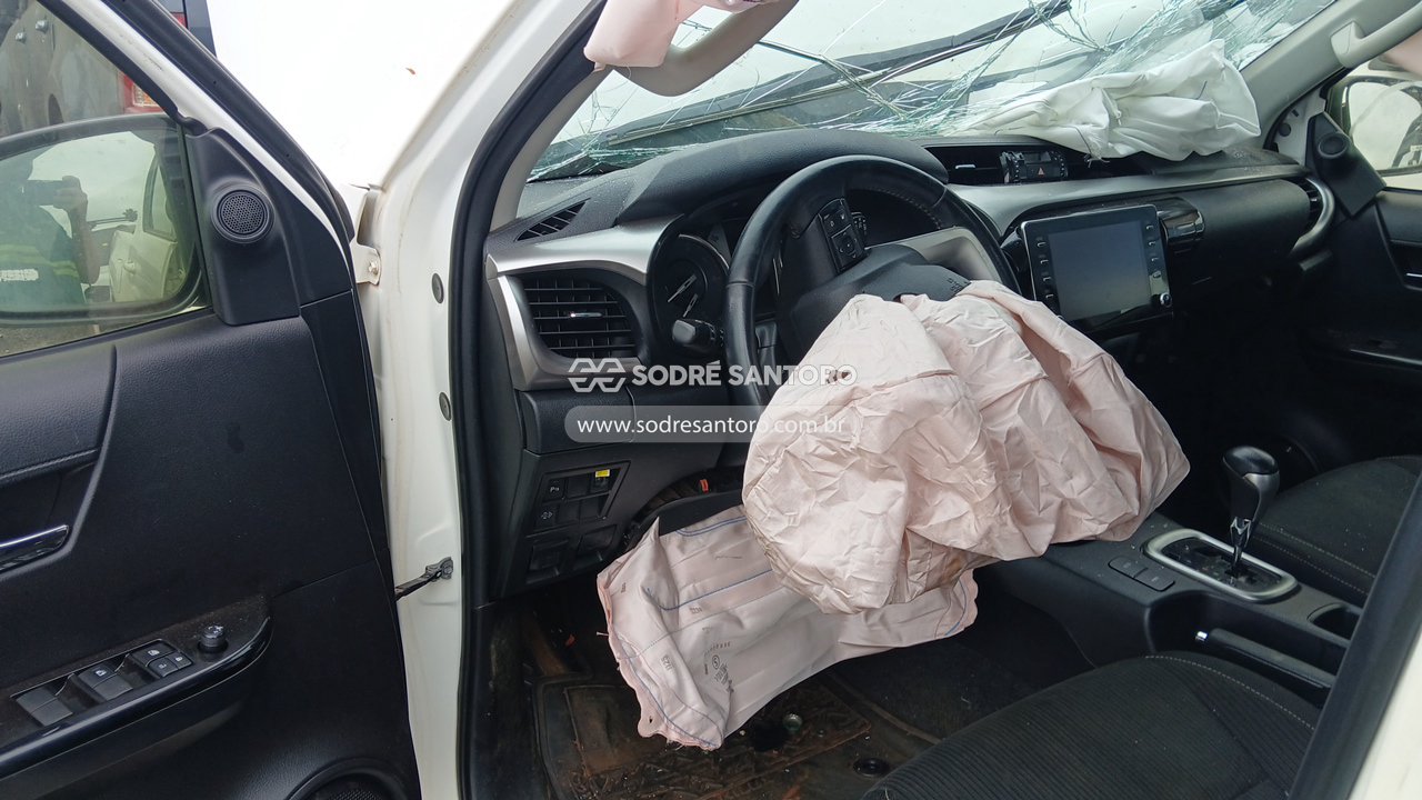 Foto 6 de 13: TOYOTA - HILUX CDSR A4FD 2023/2023