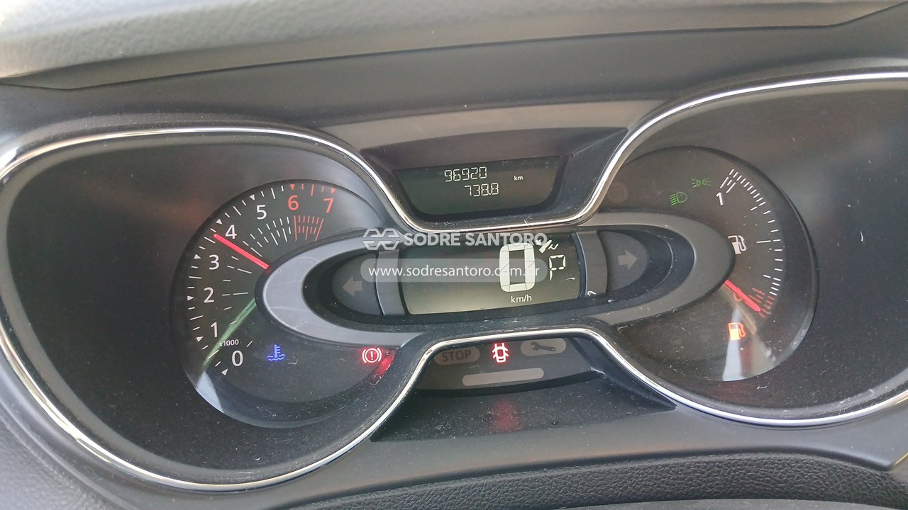 Foto 7 de 13: RENAULT - CAPTUR INTEN 16A 2018/2019