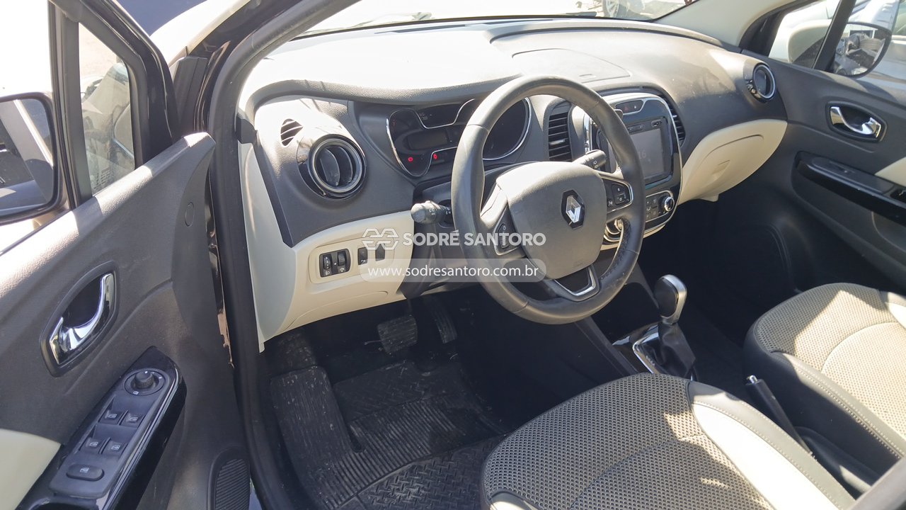 Foto 6 de 13: RENAULT - CAPTUR INTEN 16A 2018/2019