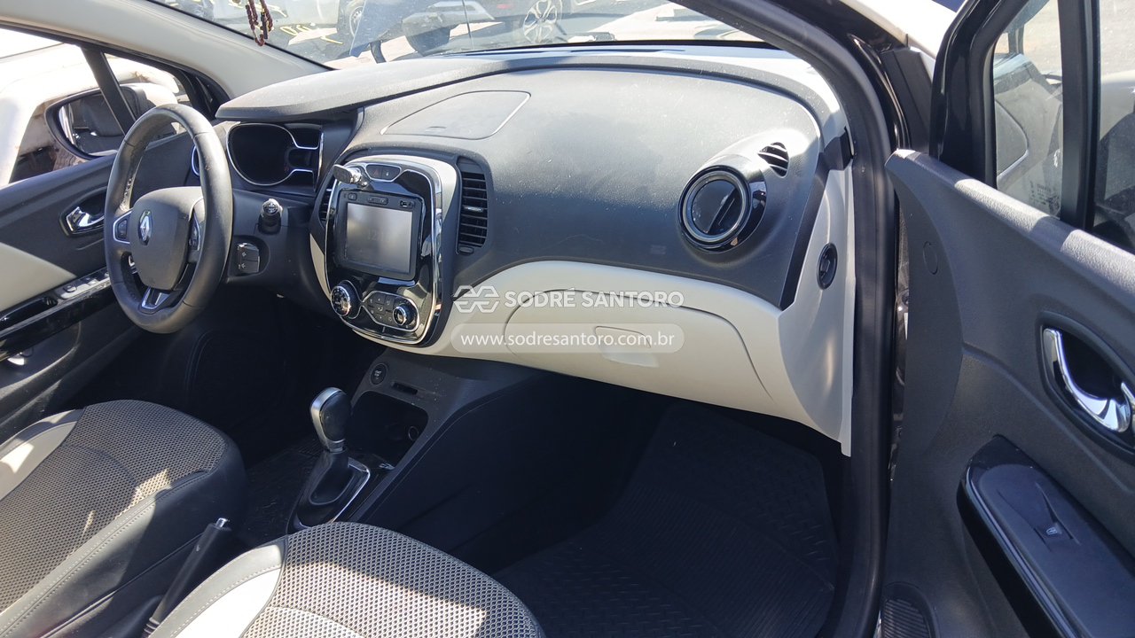 Foto 8 de 13: RENAULT - CAPTUR INTEN 16A 2018/2019