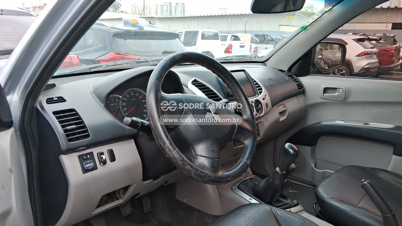 Foto 6 de 10: MITSUBISHI - L200 TRITON GLS 2014/2015