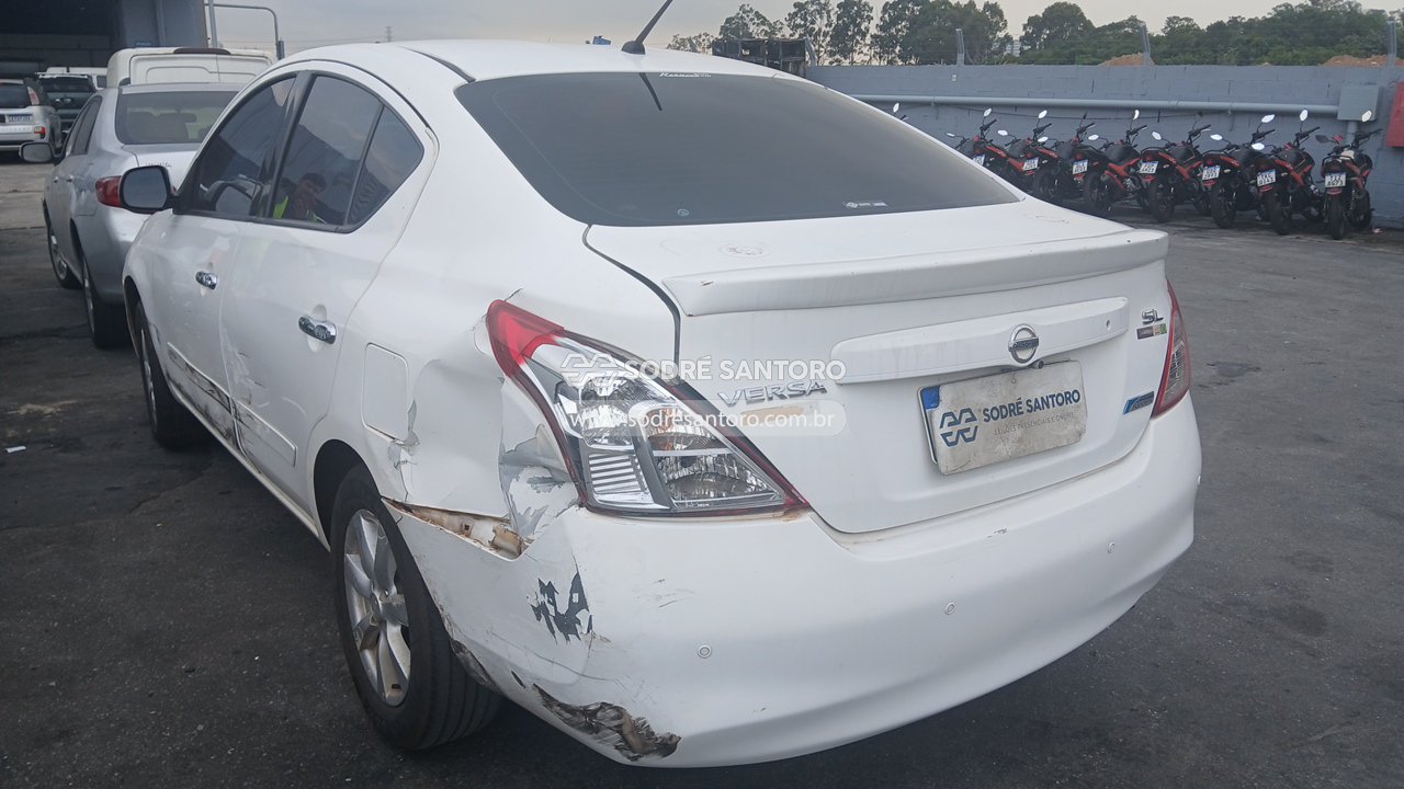Foto 2: NISSAN - VERSA 16SL FLEX 2013/2014