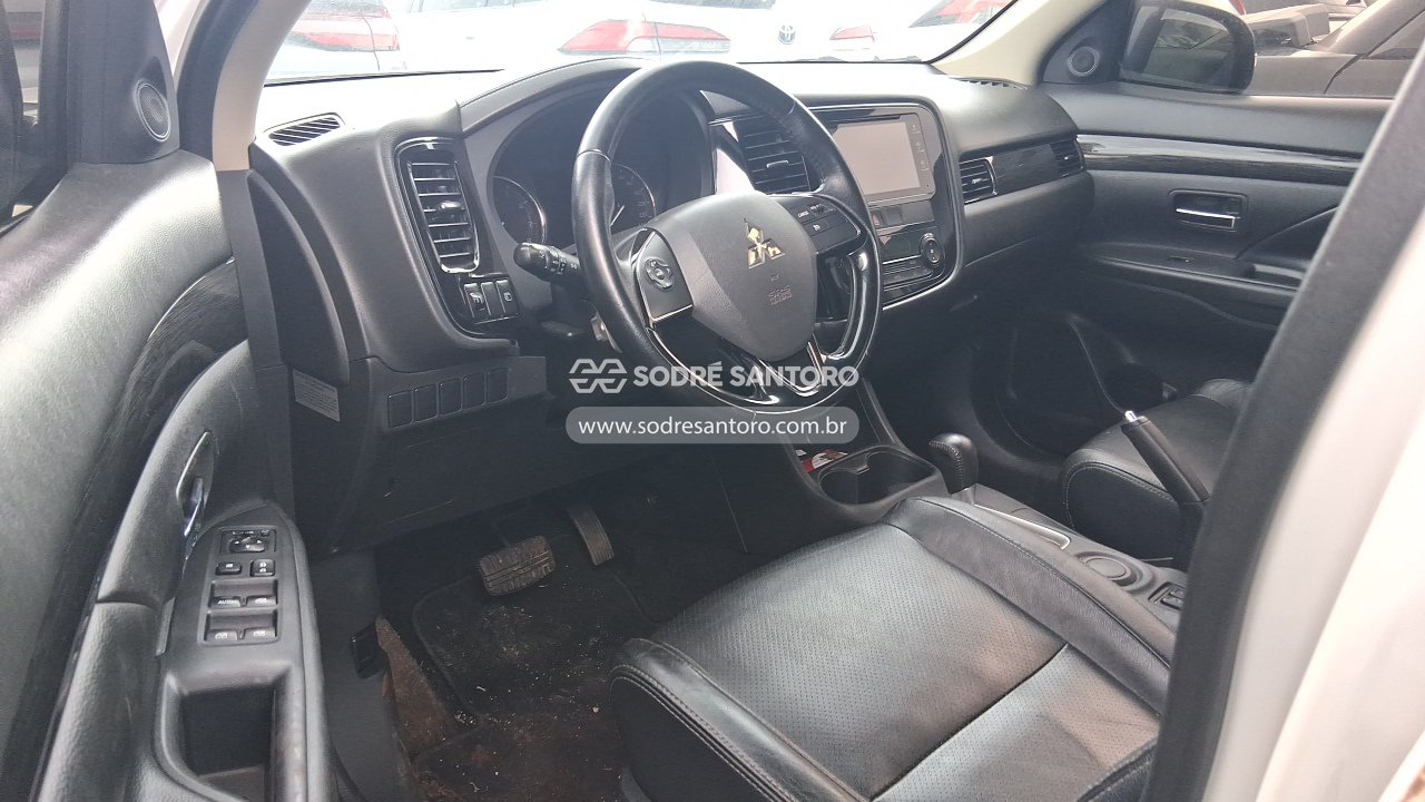 Foto 6 de 13: MITSUBISHI - OUTLANDER 2.0 2015/2016