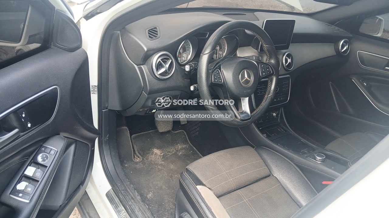 Foto 6 de 12: MERCEDES-BENZ - GLA 200 FF 2015/2016