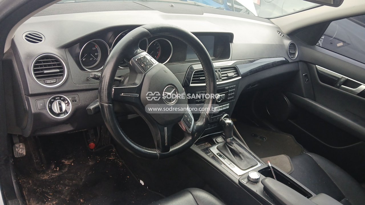 Foto 6 de 13: MERCEDES-BENZ - C 180 CGI 2012/2012
