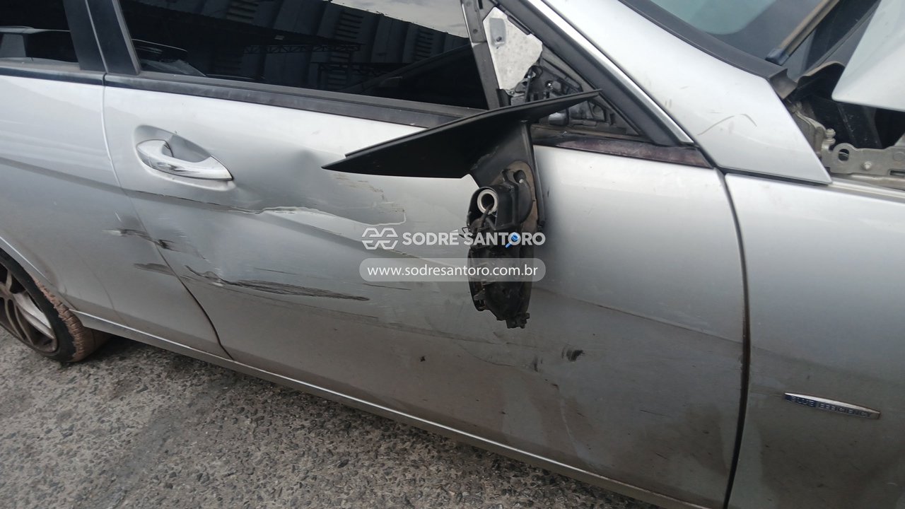 Foto 12 de 13: MERCEDES-BENZ - C 180 CGI 2012/2012