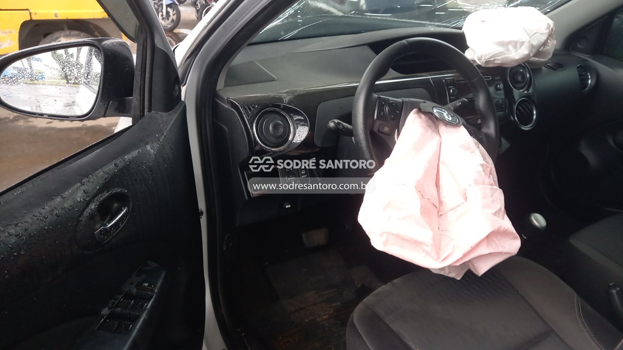 Foto 6 de 12: TOYOTA - ETIOS SD XS 15 AT 2016/2017