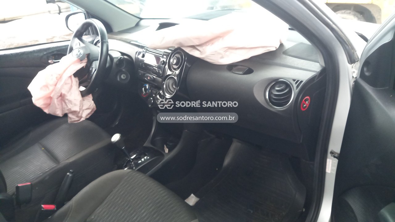 Foto 7 de 12: TOYOTA - ETIOS SD XS 15 AT 2016/2017