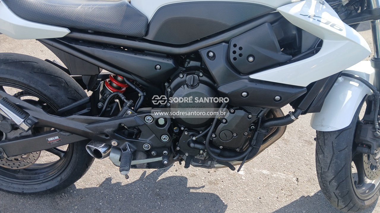 Foto 5: YAMAHA - XJ6 N 2011/2012