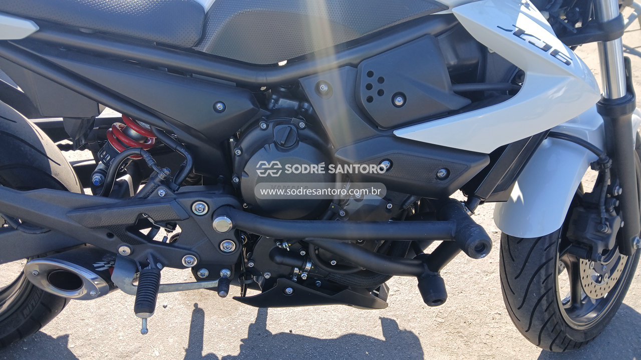 Foto 5: YAMAHA - XJ6 N 2011/2012