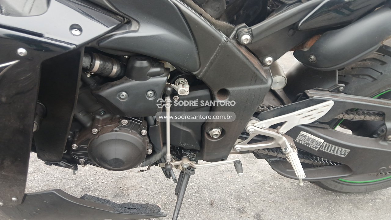 Foto 6 de 10: YAMAHA - YZF R1 2011/2012