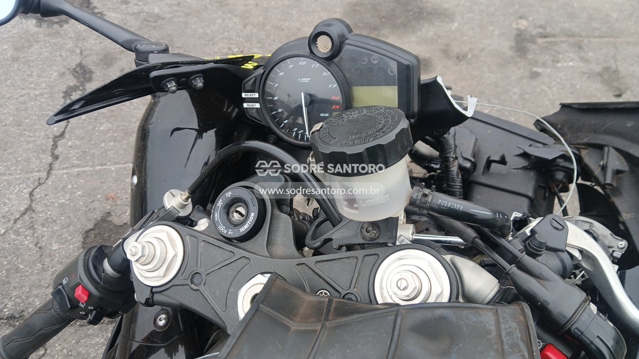 Foto 7 de 10: YAMAHA - YZF R1 2011/2012
