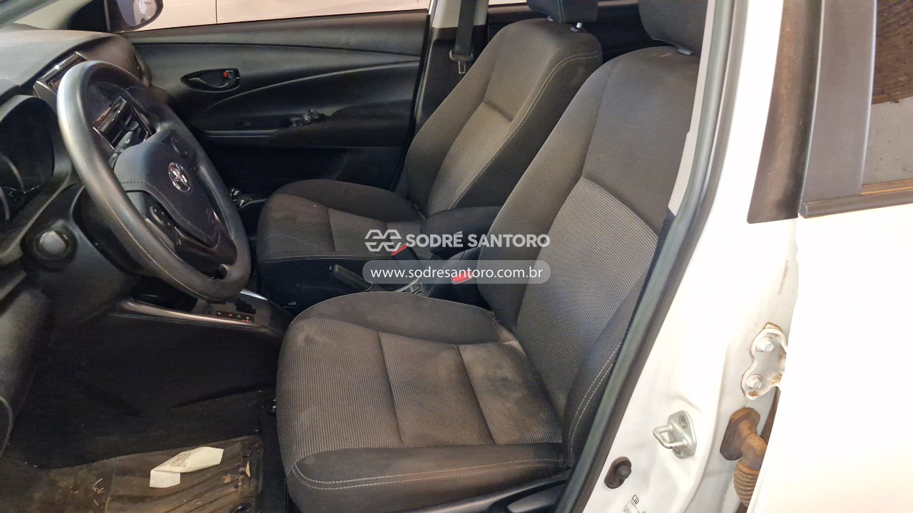 Foto 8 de 13: TOYOTA - YARIS SA XL15 2023/2023