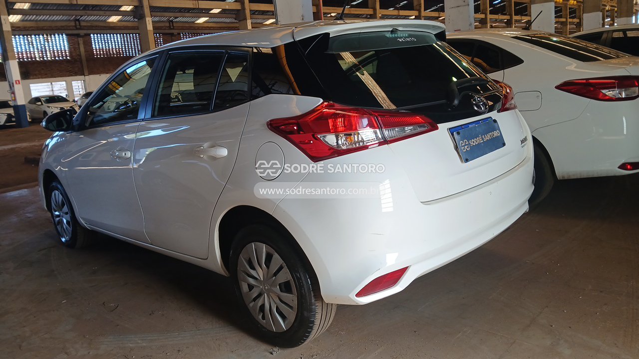 Foto 2: TOYOTA - YARIS HA XL15 2024/2025