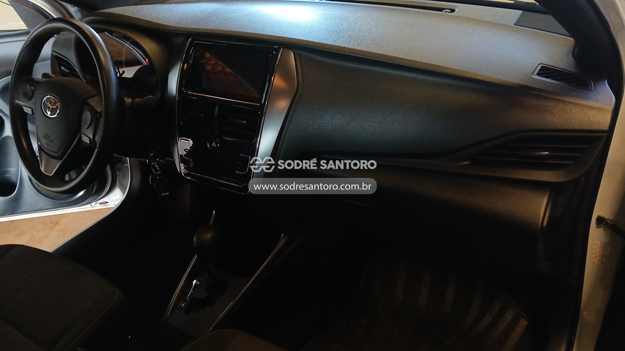 Foto 6 de 13: TOYOTA - YARIS HA XL15 2024/2025