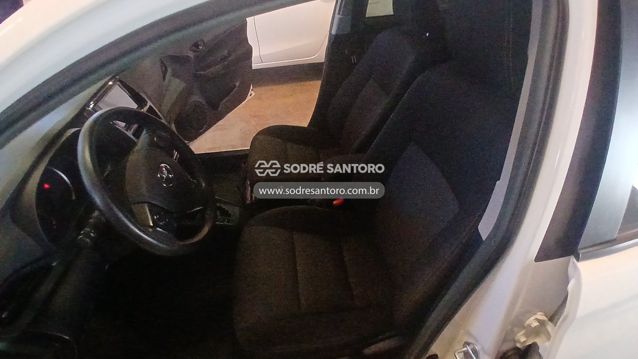 Foto 8 de 13: TOYOTA - YARIS SA XL15 2023/2023