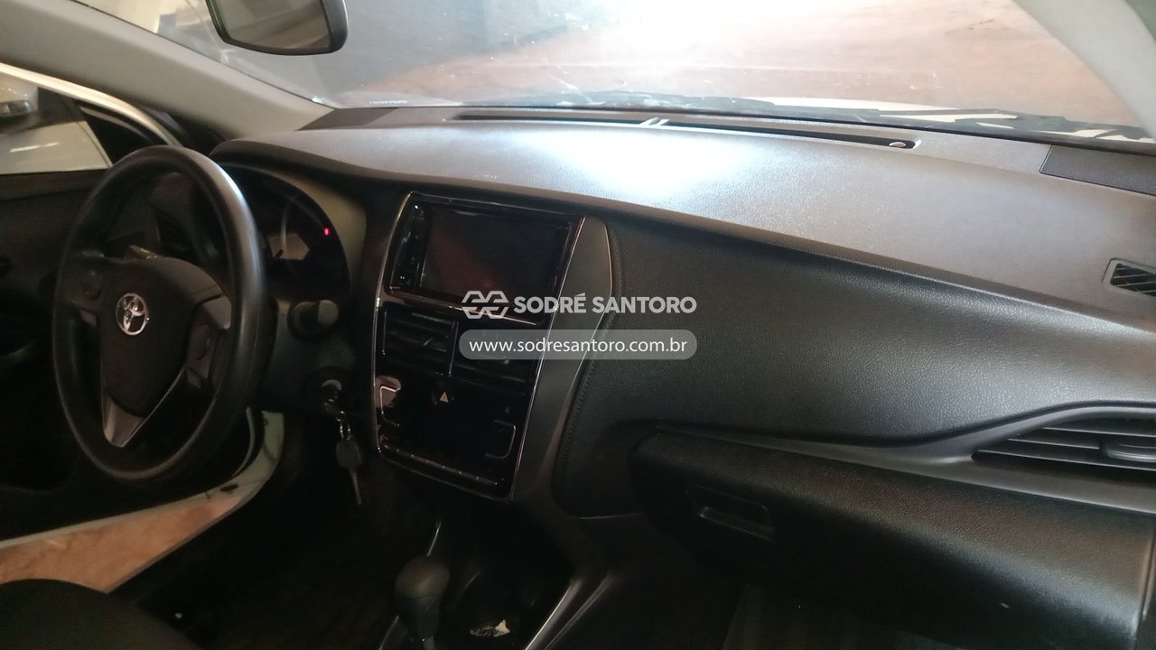 Foto 6 de 13: TOYOTA - YARIS SA XL1.5 2023/2023