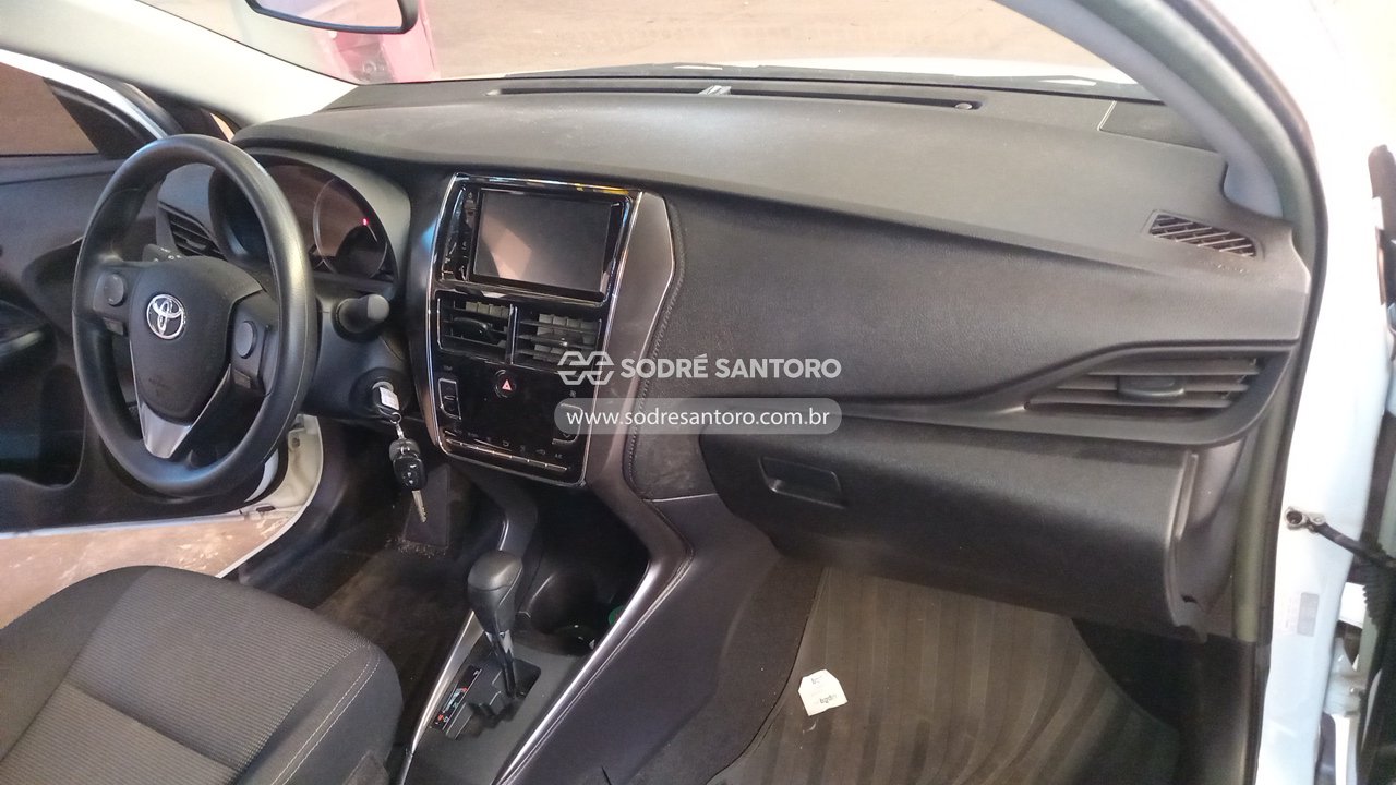 Foto 6 de 13: TOYOTA - YARIS SA XL15 2023/2023