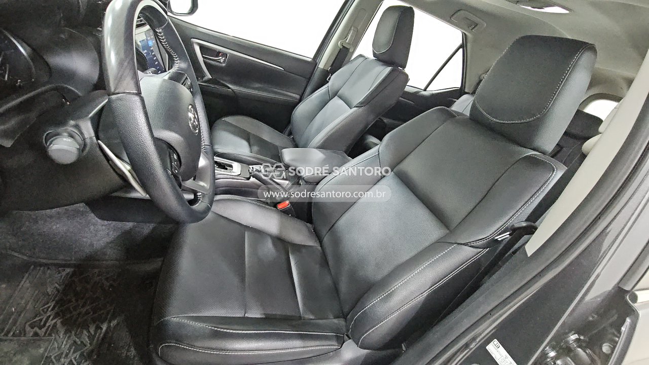 Foto 9 de 13: TOYOTA - HILUX 2023/2024