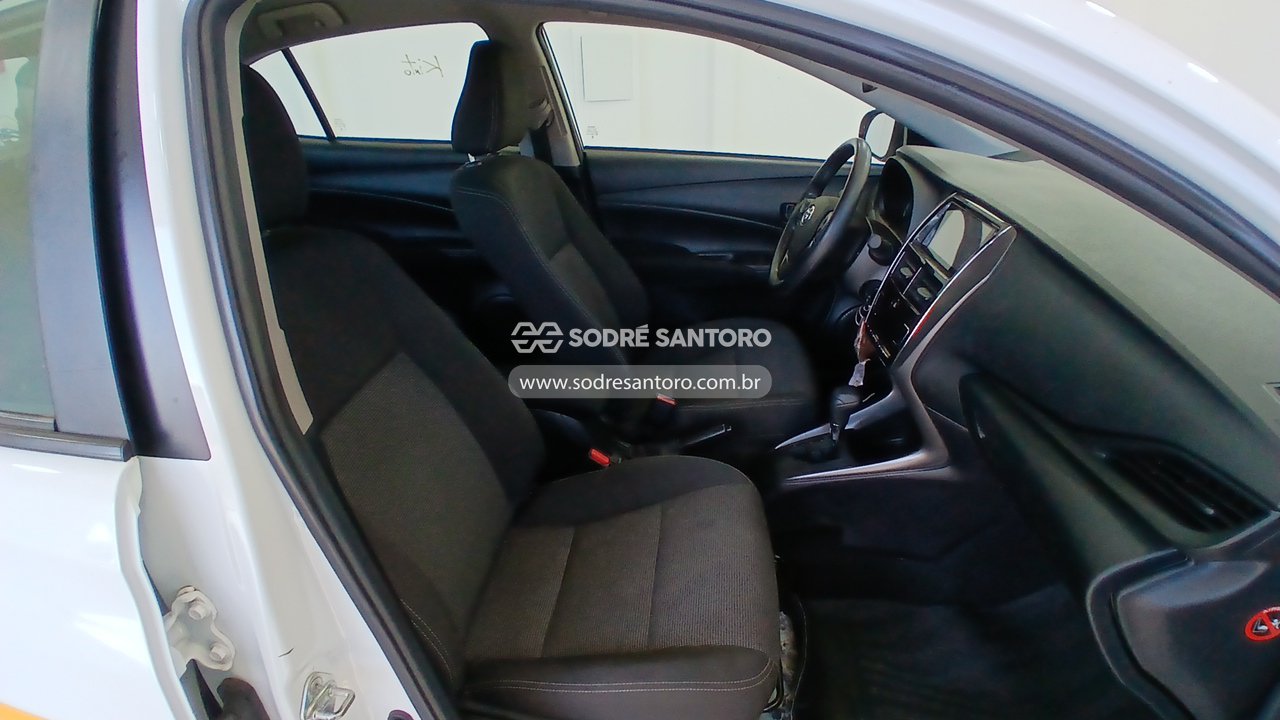Foto 9 de 13: TOYOTA - YARIS SA XL15 2024/2025