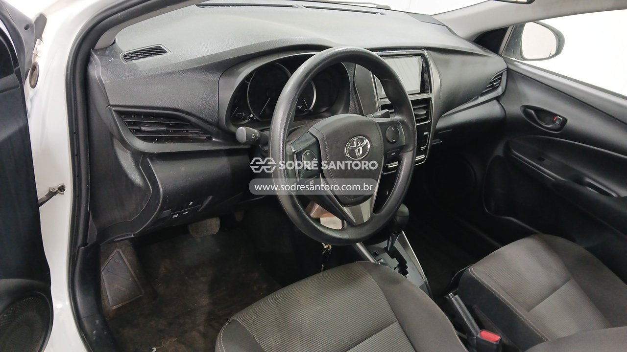 Foto 6 de 13: TOYOTA - YARIS SA XL15 2024/2025
