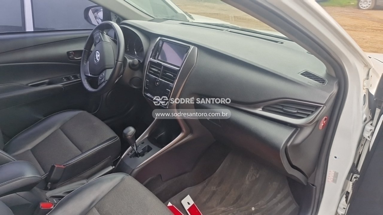 Foto 7 de 13: TOYOTA - YARIS SA XS15 2024/2024