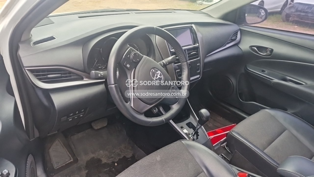 Foto 6 de 13: TOYOTA - YARIS SA XS15 2024/2024