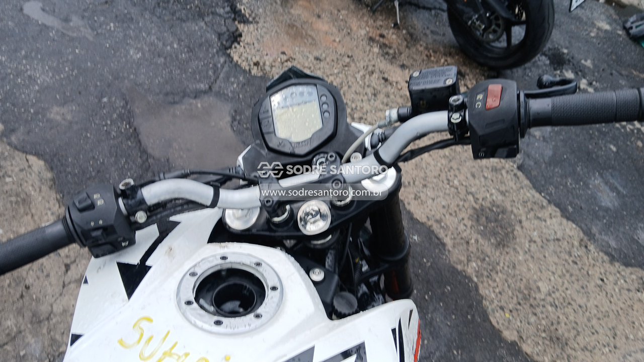 Foto 7 de 11: KTM - 200 DUKE 2018/2019