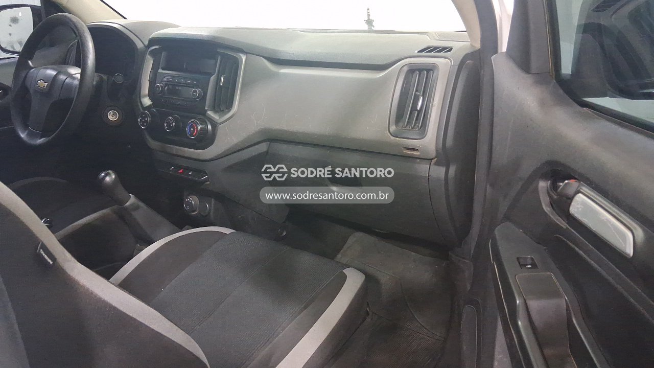 Foto 8 de 13: CHEVROLET - S10 LS 2022/2023