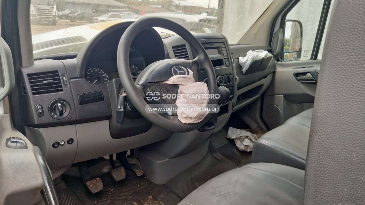 Foto 6 de 13: MERCEDES-BENZ - 415 REVESC AMB 2019/2019