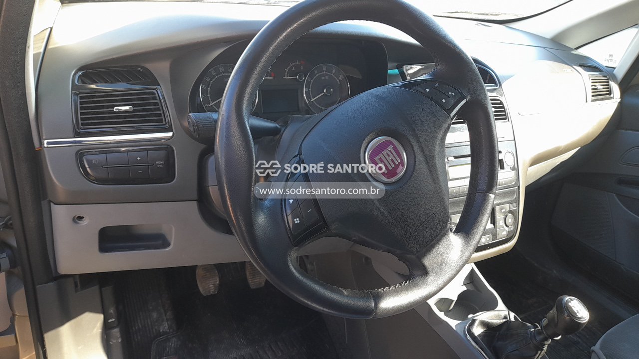 Foto 6 de 13: FIAT - LINEA HLX 1.9 2009/2010