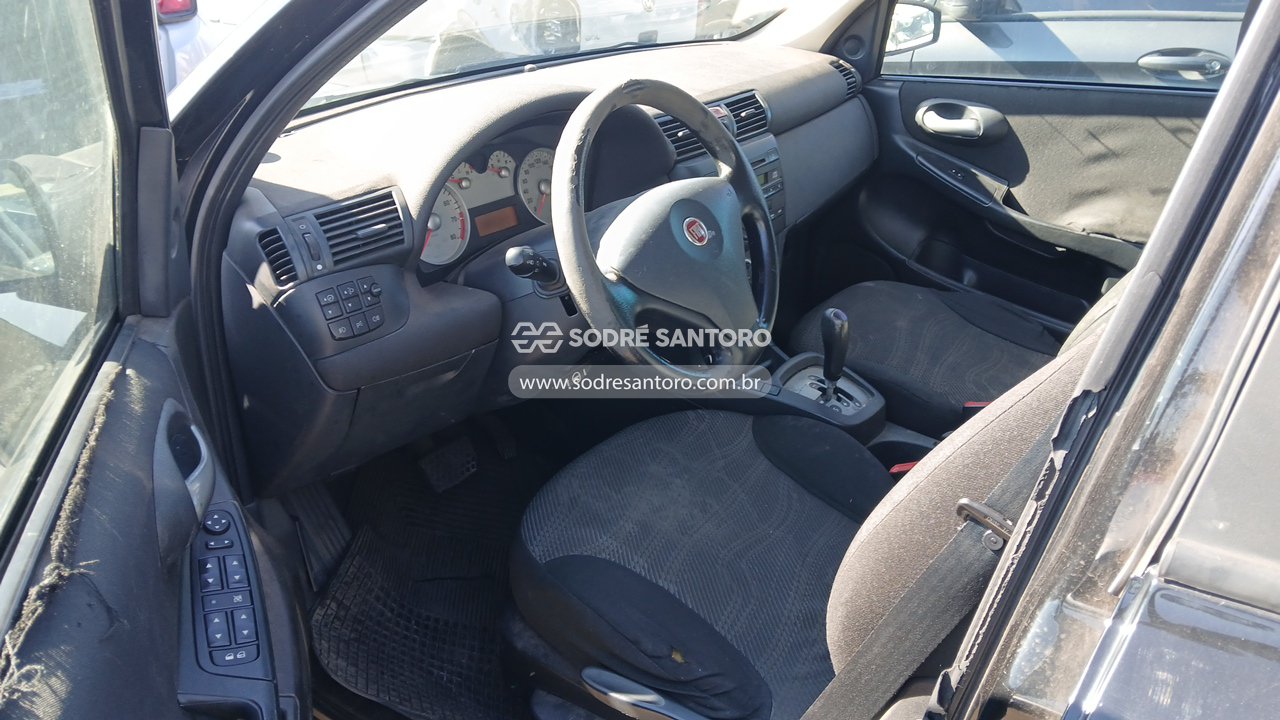 Foto 6 de 11: FIAT - STILO ATTRACTIVE DL 2010/2010