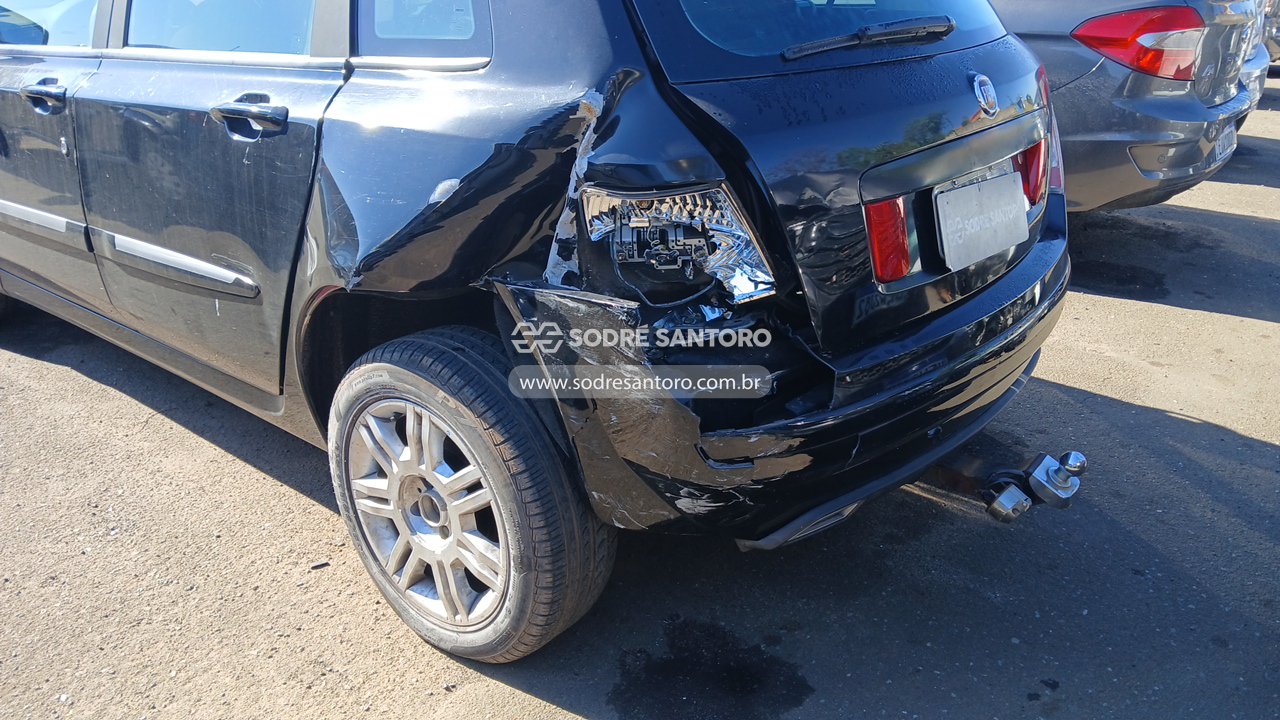 Foto 10 de 11: FIAT - STILO ATTRACTIVE DL 2010/2010