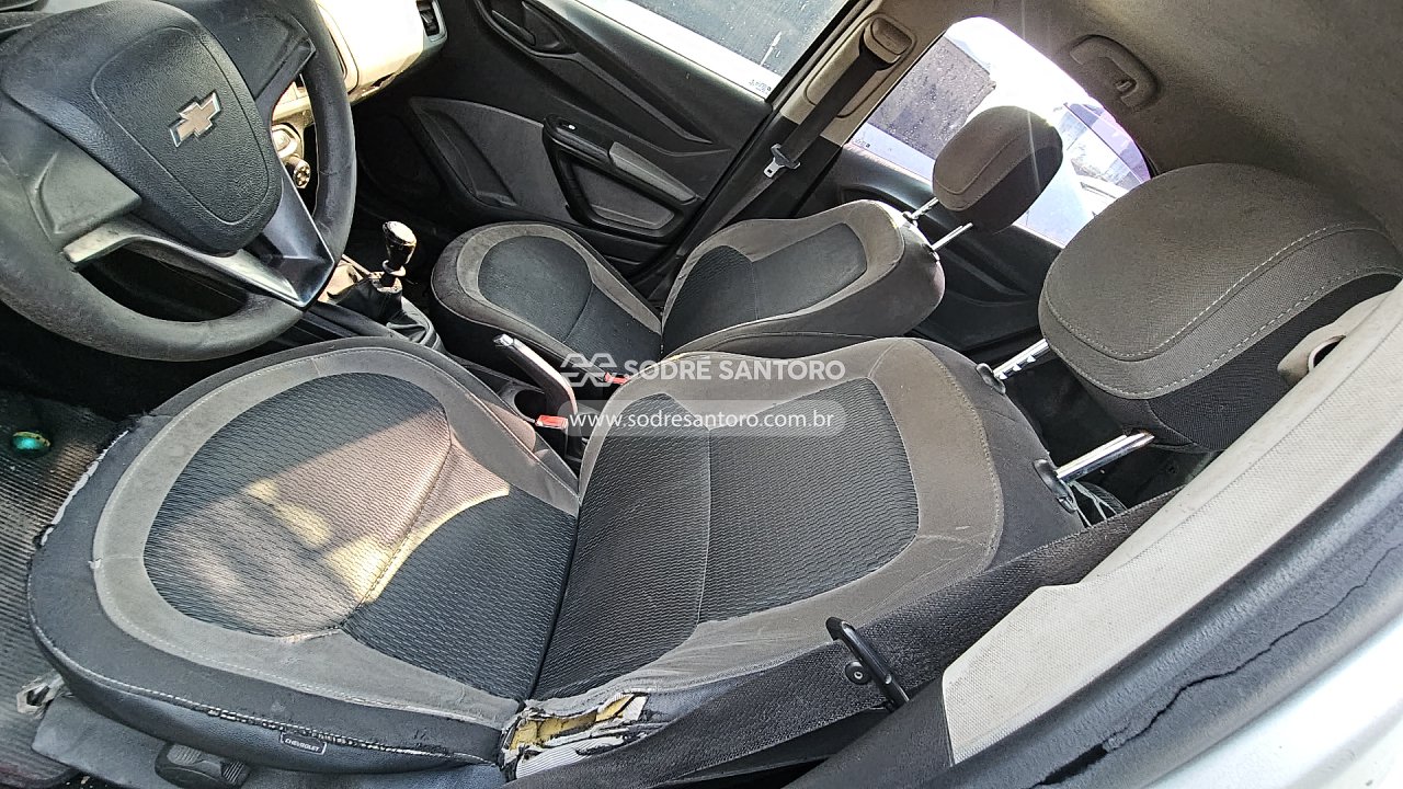 Foto 9 de 13: CHEVROLET - ONIX 1.0MT LT 2014/2015