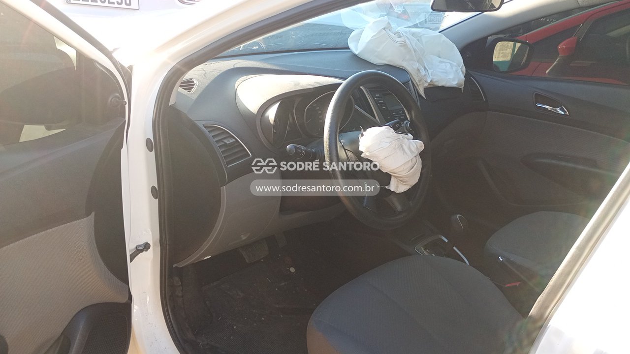 Foto 6 de 13: HYUNDAI - HB20S 1.6A COMF 2015/2015