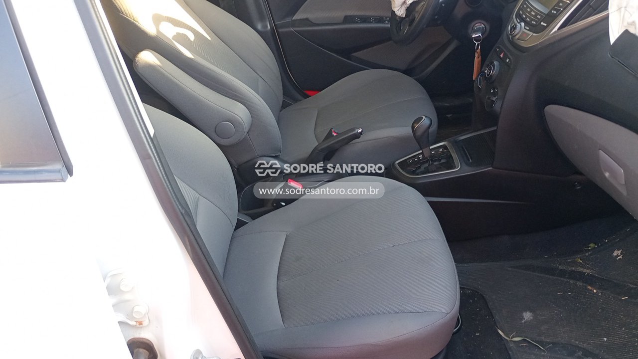 Foto 9 de 13: HYUNDAI - HB20S 1.6A COMF 2015/2015