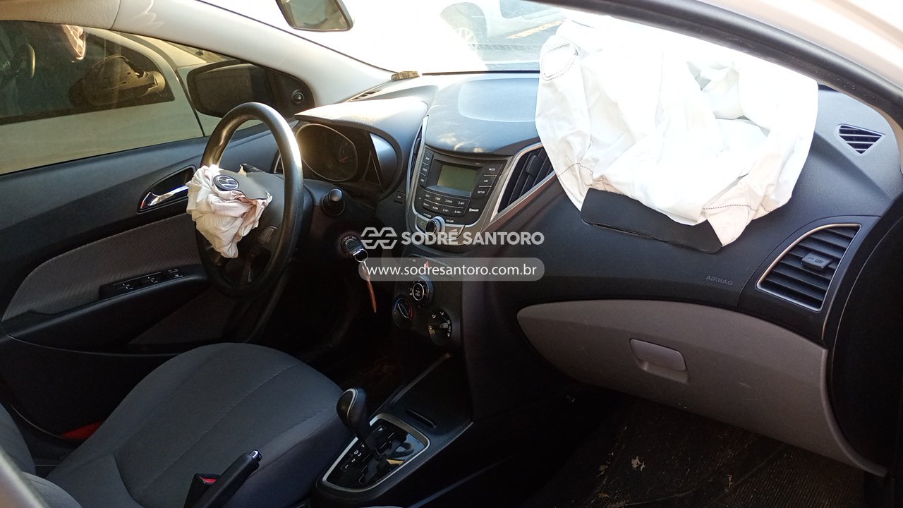 Foto 11 de 13: HYUNDAI - HB20S 1.6A COMF 2015/2015