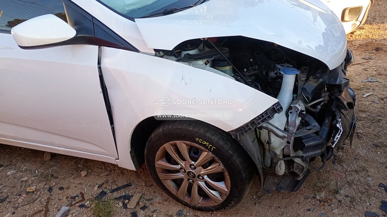 Foto 12 de 13: HYUNDAI - HB20S 1.6A COMF 2015/2015