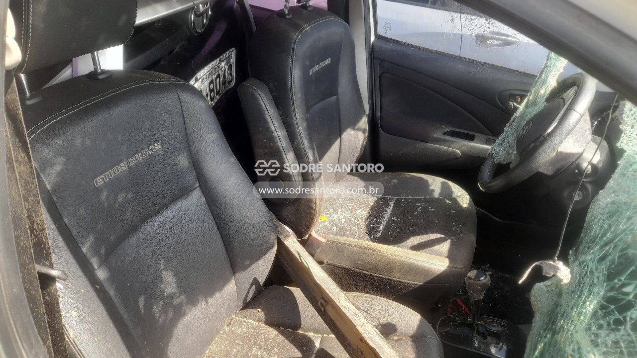 Foto 8 de 12: TOYOTA - ETIOS HB CROSS AT 2017/2018