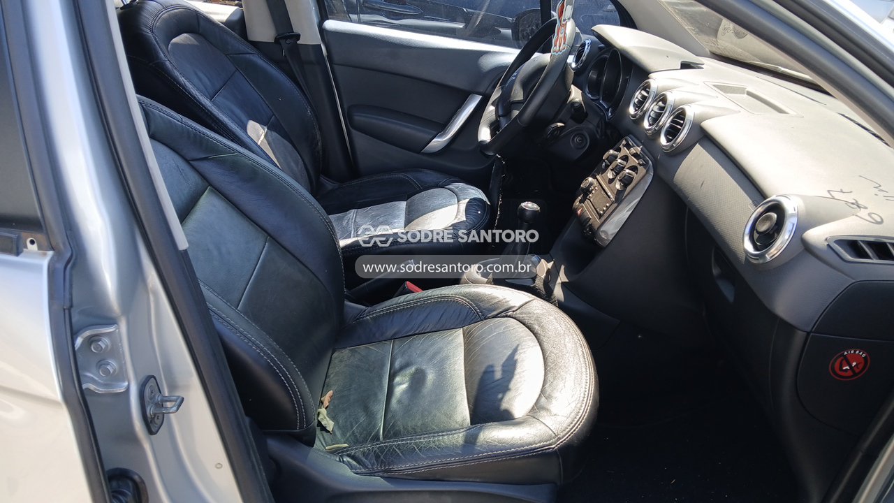 Foto 8 de 13: CITROEN - C3 90M TENDANCE 2014/2015