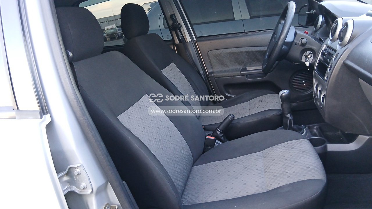 Foto 9 de 11: FORD - FIESTA 1.6 FLEX 2010/2011
