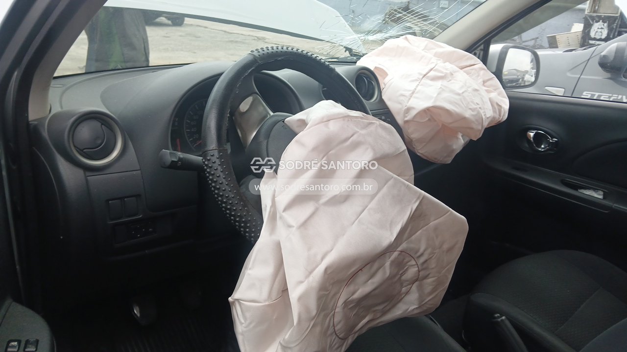 Foto 6 de 8: NISSAN - MARCH 16SR FLEX 2011/2012