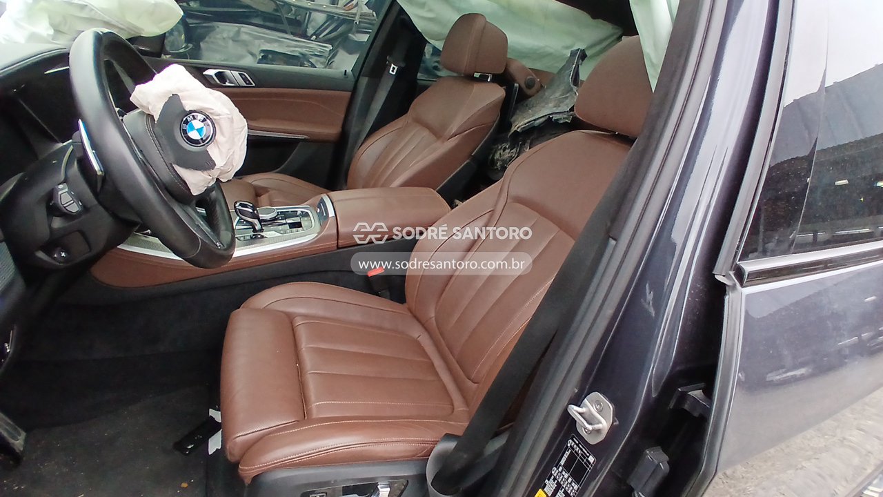 Foto 8 de 13: BMW - X5 XDRIVE 45E 2020/2021
