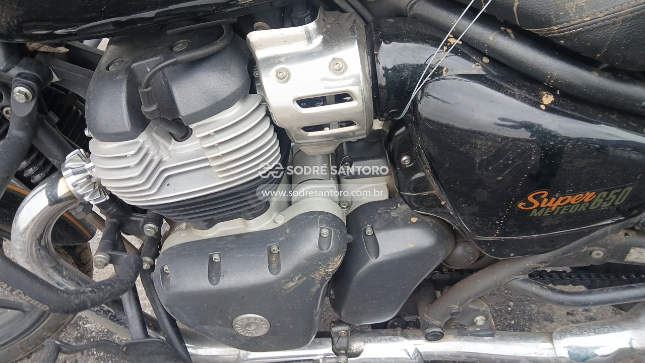 Foto 6 de 11: ROYAL ENFIELD - SUPER METEOR 650 2024/2025